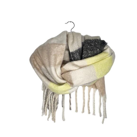 AMERICAN EAGLE NWT Plaid Fleece Tassel Long Scarf Fringed Beige Black Yellow OS - Picture 8 of 8